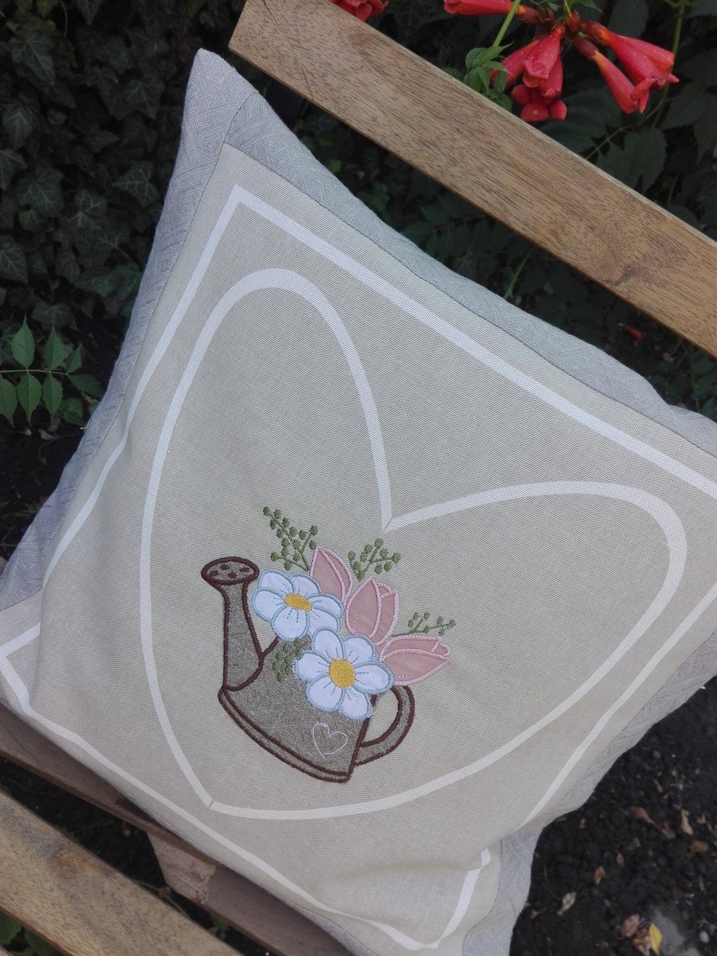 Watering can applique. Machine embroidery design