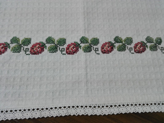 Strawberry border. Machine Embroidery design and PDF pattern for hand embroidery