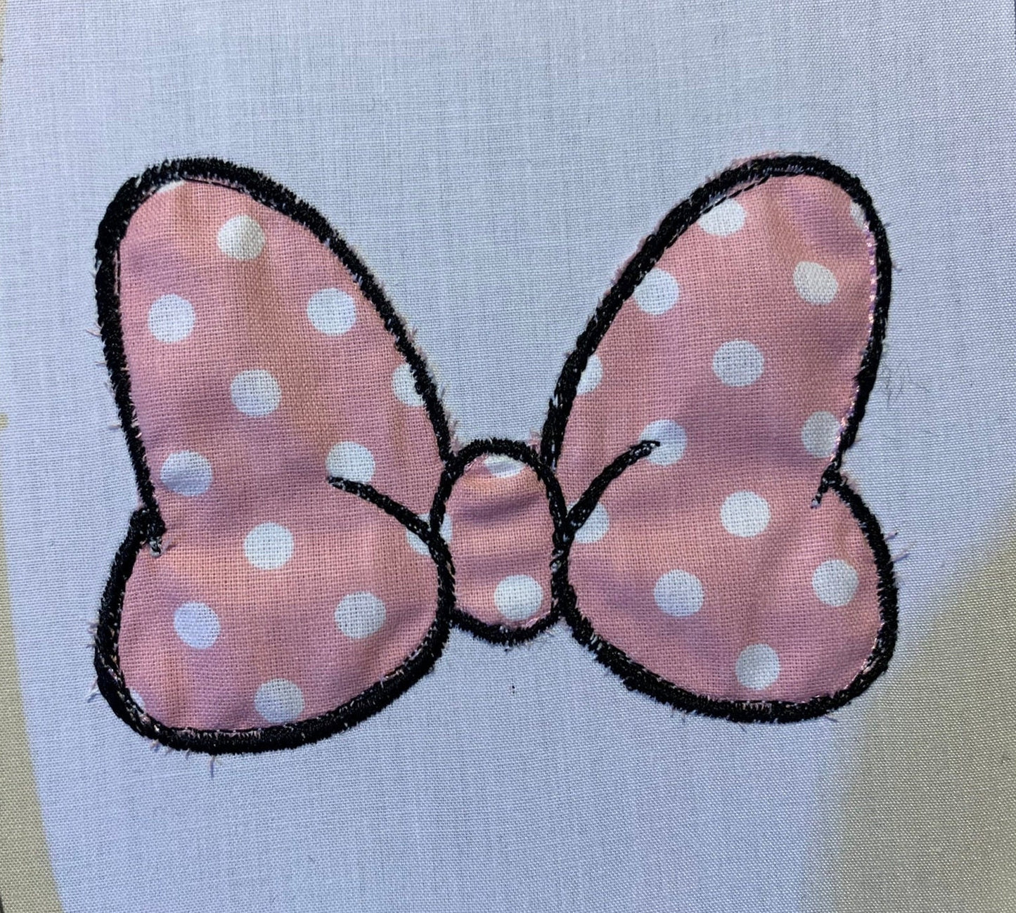 Bow applique embroidery. Minnie Mouse bow .  Machine embroidery design. 5 sizes applique design